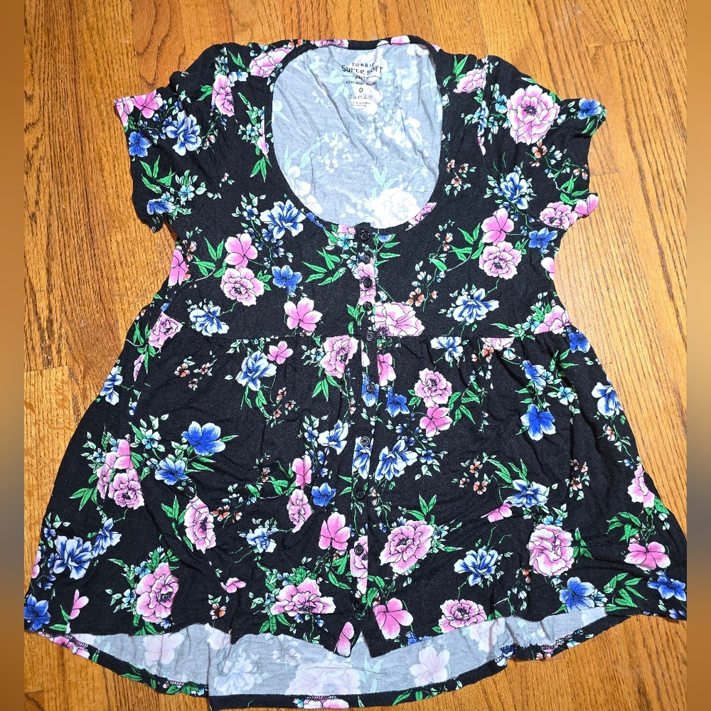 Torrid Size 0 floral top